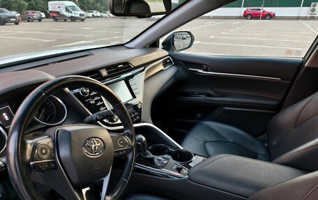 Toyota Camry, 2019 год, 2 750 000 рублей, 14 фотография