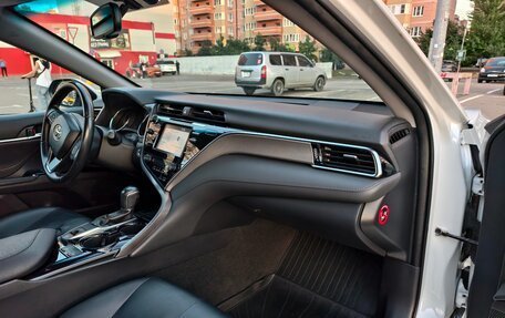 Toyota Camry, 2019 год, 2 750 000 рублей, 16 фотография