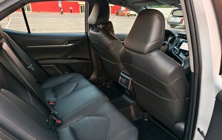 Toyota Camry, 2019 год, 2 750 000 рублей, 20 фотография