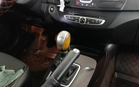 Renault Laguna III рестайлинг, 2008 год, 660 000 рублей, 13 фотография
