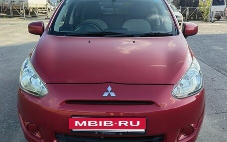 Mitsubishi Mirage VI рестайлинг, 2013 год, 560 000 рублей, 2 фотография