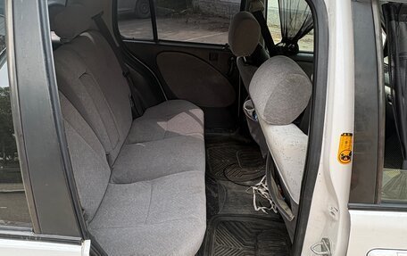 Toyota Raum I, 2001 год, 250 000 рублей, 5 фотография