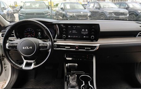 KIA K5, 2021 год, 2 219 000 рублей, 27 фотография