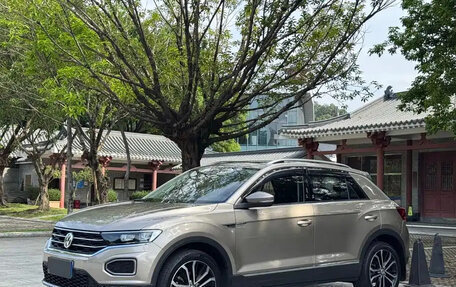 Volkswagen T-Roc I, 2022 год, 1 490 000 рублей, 1 фотография