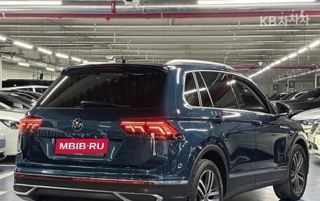 Volkswagen Tiguan II, 2022 год, 2 820 000 рублей, 4 фотография