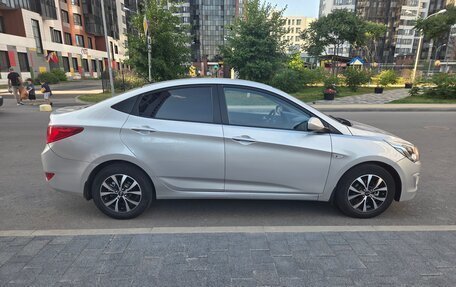 Hyundai Solaris II рестайлинг, 2015 год, 1 050 000 рублей, 4 фотография