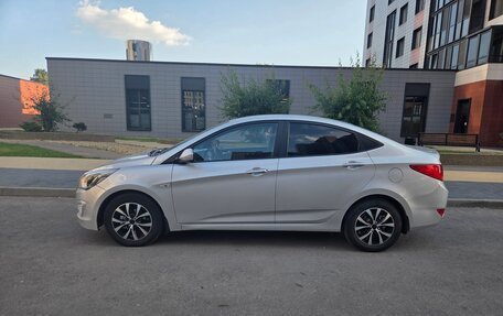 Hyundai Solaris II рестайлинг, 2015 год, 1 050 000 рублей, 3 фотография
