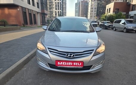 Hyundai Solaris II рестайлинг, 2015 год, 1 050 000 рублей, 9 фотография