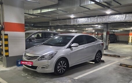 Hyundai Solaris II рестайлинг, 2015 год, 1 050 000 рублей, 6 фотография