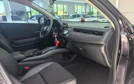 Honda Vezel, 2022 год, 1 490 000 рублей, 14 фотография
