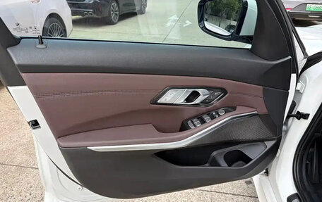 BMW 3 серия, 2021 год, 2 700 000 рублей, 10 фотография
