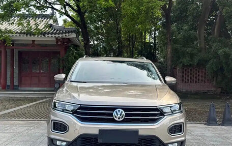 Volkswagen T-Roc I, 2022 год, 1 490 000 рублей, 2 фотография