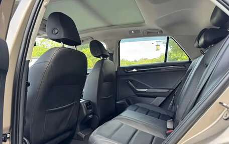 Volkswagen T-Roc I, 2022 год, 1 490 000 рублей, 10 фотография