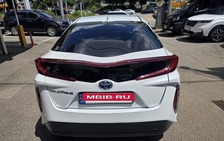 Toyota Prius IV XW50, 2022 год, 2 300 008 рублей, 3 фотография