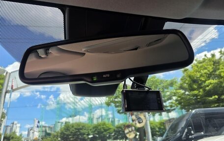 Toyota Prius IV XW50, 2022 год, 2 300 008 рублей, 15 фотография