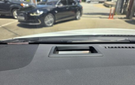 Toyota Prius IV XW50, 2022 год, 2 300 008 рублей, 16 фотография
