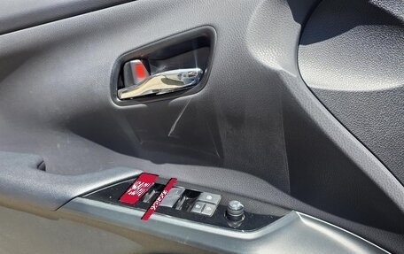 Toyota Prius IV XW50, 2022 год, 2 300 008 рублей, 17 фотография
