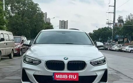 BMW 1 серия, 2022 год, 1 850 285 рублей, 2 фотография