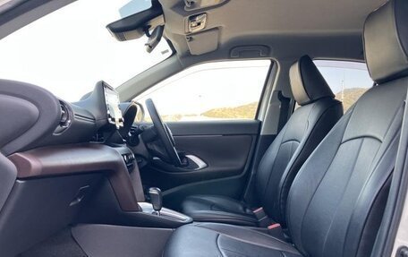 Toyota Yaris Cross, 2023 год, 1 314 000 рублей, 17 фотография