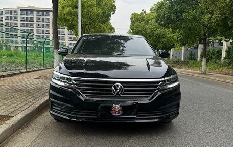 Volkswagen Lavida, 2022 год, 1 066 000 рублей, 2 фотография