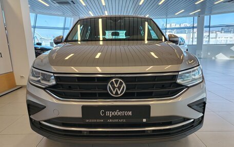 Volkswagen Tiguan II, 2021 год, 1 999 000 рублей, 3 фотография