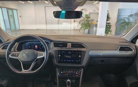 Volkswagen Tiguan II, 2021 год, 1 999 000 рублей, 10 фотография