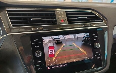 Volkswagen Tiguan II, 2021 год, 1 999 000 рублей, 16 фотография