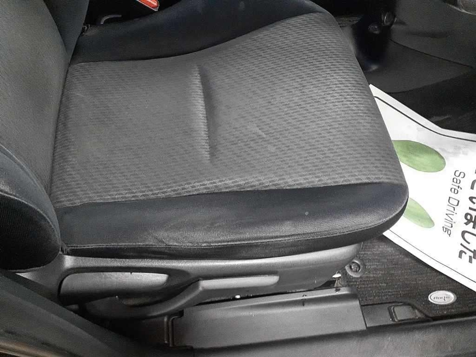 Toyota Ractis II, 2010 год, 910 000 рублей, 10 фотография