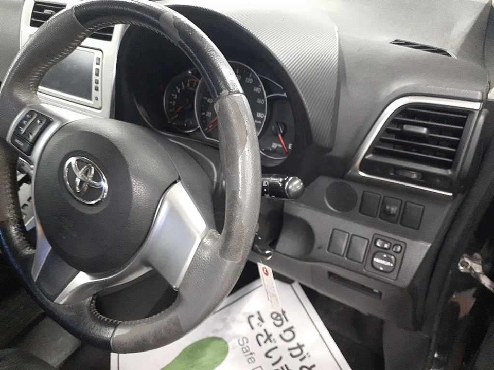 Toyota Ractis II, 2010 год, 910 000 рублей, 9 фотография