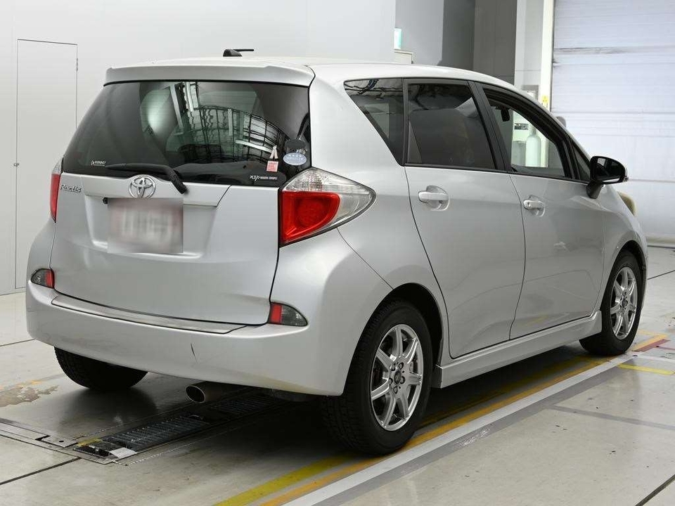Toyota Ractis II, 2010 год, 1 018 000 рублей, 2 фотография