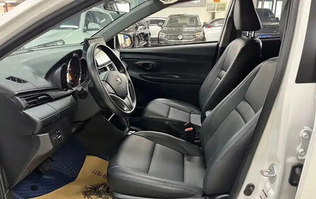 Toyota Yaris XP150 рестайлинг, 2023 год, 1 300 000 рублей, 8 фотография