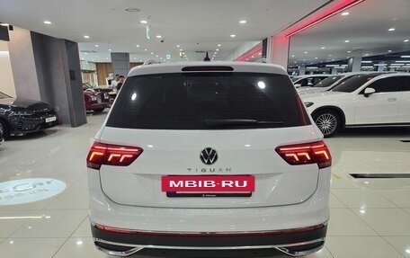 Volkswagen Tiguan, 2023 год, 3 795 000 рублей, 4 фотография