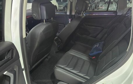 Volkswagen Tiguan, 2023 год, 3 795 000 рублей, 11 фотография