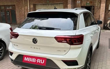 Volkswagen T-Roc I, 2022 год, 1 350 000 рублей, 4 фотография