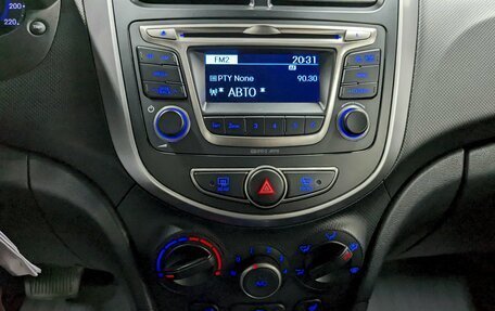 Hyundai Solaris II рестайлинг, 2015 год, 1 190 000 рублей, 23 фотография