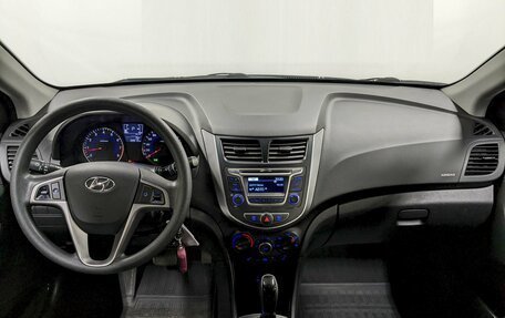 Hyundai Solaris II рестайлинг, 2015 год, 1 190 000 рублей, 22 фотография