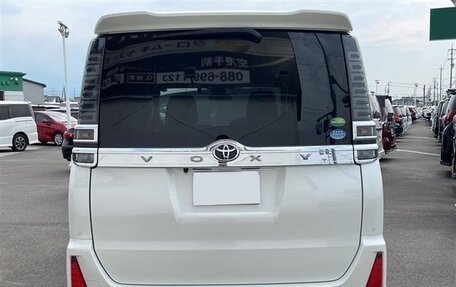 Toyota Voxy III, 2021 год, 1 890 000 рублей, 5 фотография