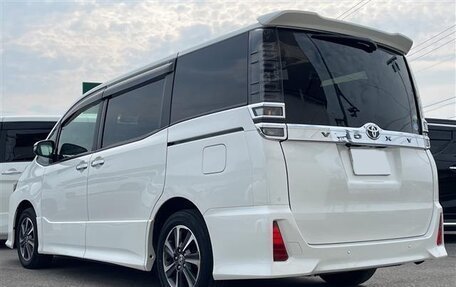 Toyota Voxy III, 2021 год, 1 890 000 рублей, 4 фотография