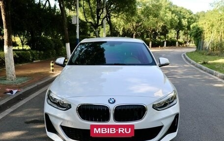 BMW 1 серия, 2021 год, 1 560 000 рублей, 2 фотография