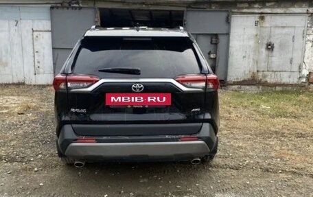 Toyota RAV4, 2020 год, 3 300 000 рублей, 3 фотография