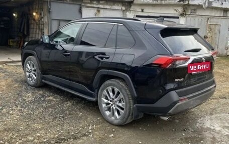 Toyota RAV4, 2020 год, 3 300 000 рублей, 4 фотография