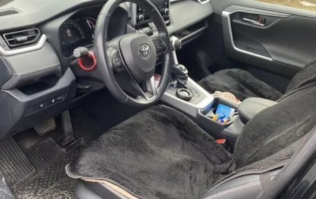 Toyota RAV4, 2020 год, 3 300 000 рублей, 8 фотография