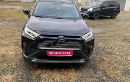 Toyota RAV4, 2020 год, 3 300 000 рублей, 10 фотография