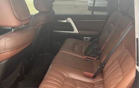 Toyota Land Cruiser 200, 2020 год, 7 450 000 рублей, 10 фотография
