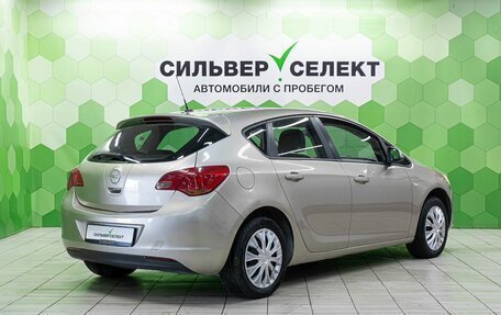 Opel Astra J, 2010 год, 650 000 рублей, 2 фотография