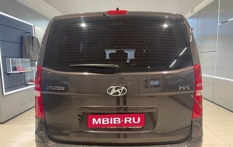 Hyundai H-1 II рестайлинг, 2019 год, 2 599 000 рублей, 5 фотография