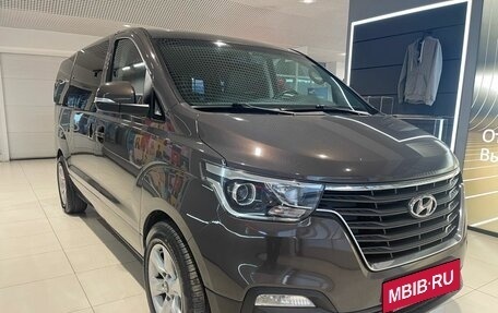 Hyundai H-1 II рестайлинг, 2019 год, 2 599 000 рублей, 3 фотография