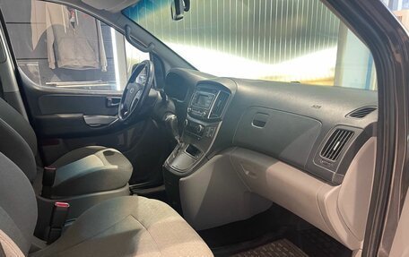 Hyundai H-1 II рестайлинг, 2019 год, 2 599 000 рублей, 11 фотография