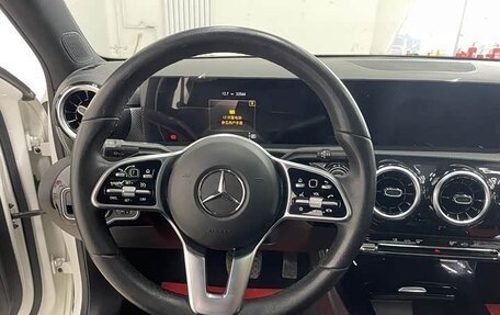 Mercedes-Benz A-Класс, 2022 год, 2 020 000 рублей, 14 фотография