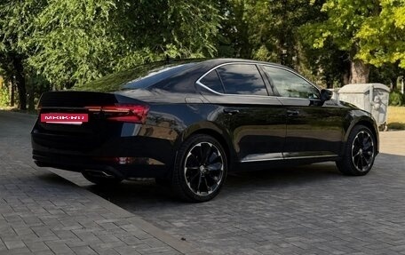 Skoda Superb III рестайлинг, 2021 год, 1 950 000 рублей, 3 фотография